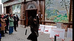A 140 éves Villa-Rosa flamenco bár bezárása ellen tiltakoztak Spanyolországban