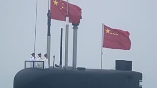 غواصة تابعة لجيش التحرير الشعبي الصيني 