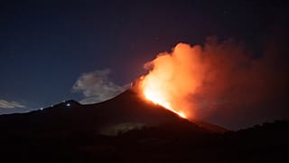 El volcán Pacaya escupiendo lava. 3/3/2021