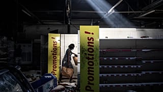 Geplünder Supermarkt in Dakar