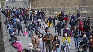 Diyarbakı'da 'kısıtlamasız' pazar hareketliliği