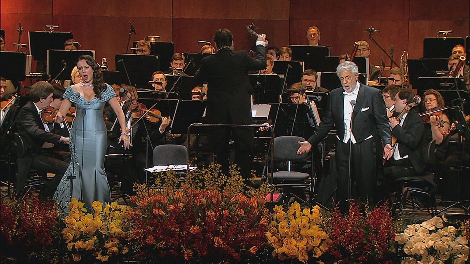 Placido Domingo'nun göz kamaştırıcı galası Bolşoy Tiyatrosunu aydınlattı