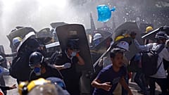 Repressão policial aumenta em dia de greve geral em Myanmar