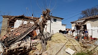 Καταστροφές από τον σεισμό στην Ελασσόνα