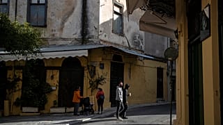 Τον Απρίλιο ανοίγει η εστίαση- στο καλύτερο σενάριο