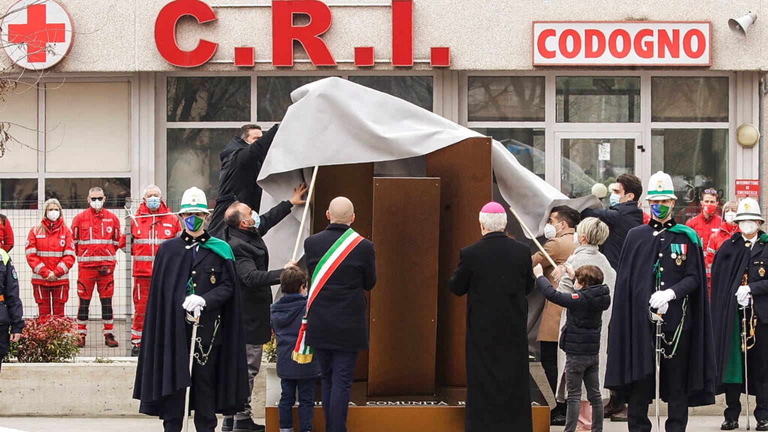 21 febbraio 2021: inaugurazione del monumento alle vittime da covid a Codogno