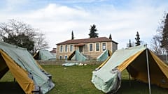 Σκηνές για σεισμοπαθείς στο χωριό Πραιτώριο Ελασσόνας,
