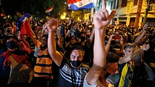 Los paraguayos exigen la renuncia del Gobierno en el cuarto día de protestas contra la gestión de la pandemia