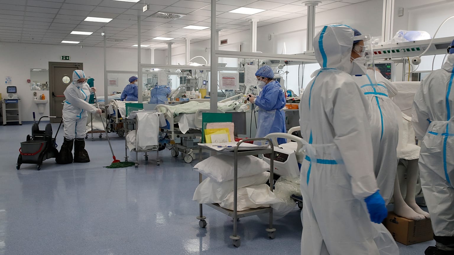 Virus Outbreak Greece ICU