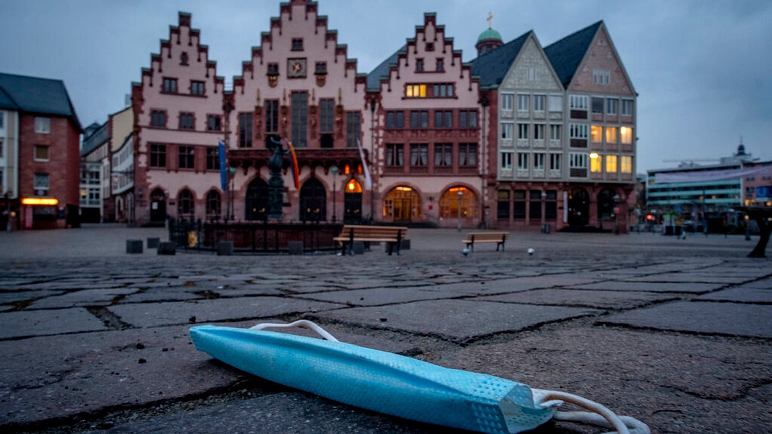 Weggeworfene Maske in Deutschland