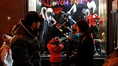 واجهة متجر في باريس، الأربعاء 15 ديسمبر 2010 
