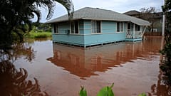 Landunter auf Oahu: Sturzfluten im Surferparadies