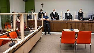Prozess gegen Jennifer W. (links) in München