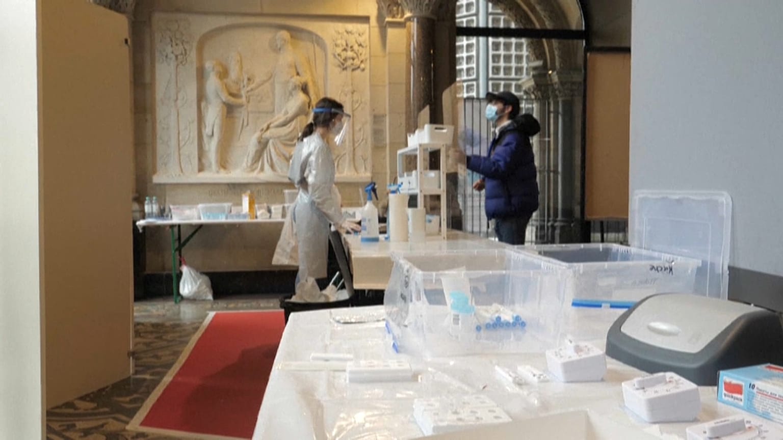 Testen in der Gedächtniskirche in Berlin
