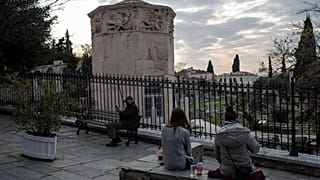 Yunanistan'da Covid-19 kısıtlamaları kısmen gevşetiliyor.