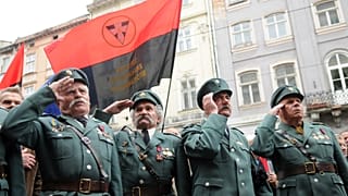 Ветераны УПА на церемонии в честь 103-й годовщины со дня рождения Романа Шухевича - июнь 2010 года