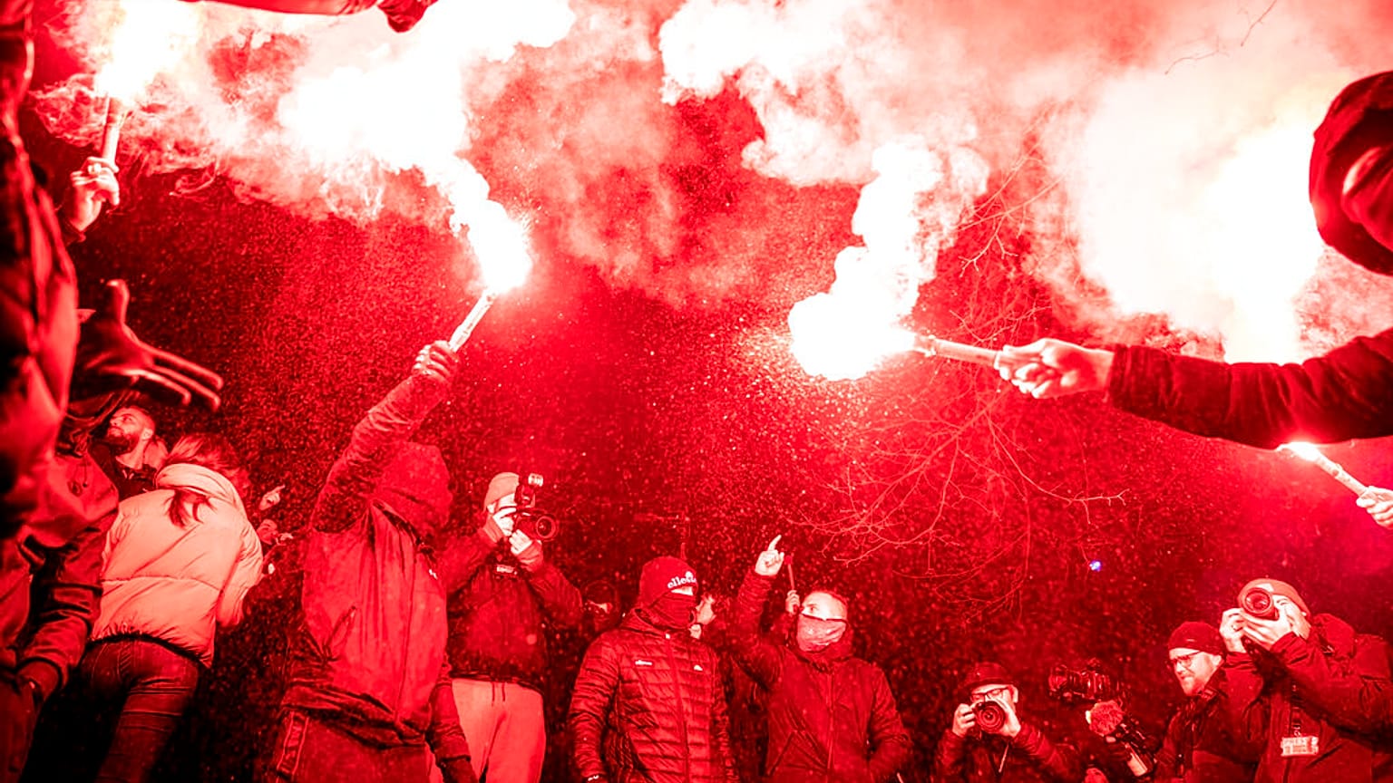 Les "Men in Black" manifestent contre les restrictions sanitaires, à Copenhague, le samedi 27 février 2021.