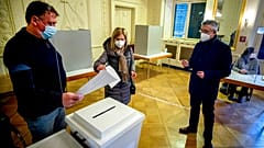 Ein Wahllokal im baden-württembergischen Weinheim an diesem Sonntagmorgen