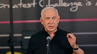بنيامين نتنياهو، رئيس الوزراء الإسرائيلي مؤتمر صحفي بالقرب من تل أبييب.