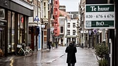 Straßenszene in Haarlem während des Lockdowns