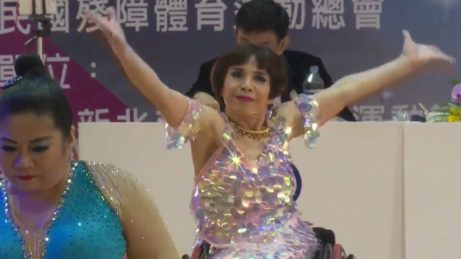 Rose Hsu, de 60 anos, durante o campeonato de dança em cadeira de rodas em Nova Taipé