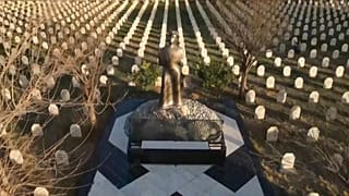 شواهد قبور تحمل أسماء ضحايا الهجوم الكيماوي الذي أمر به صدام حسين عام 1988 في مقبرة حلبجة بجبال شمال شرق العراق.