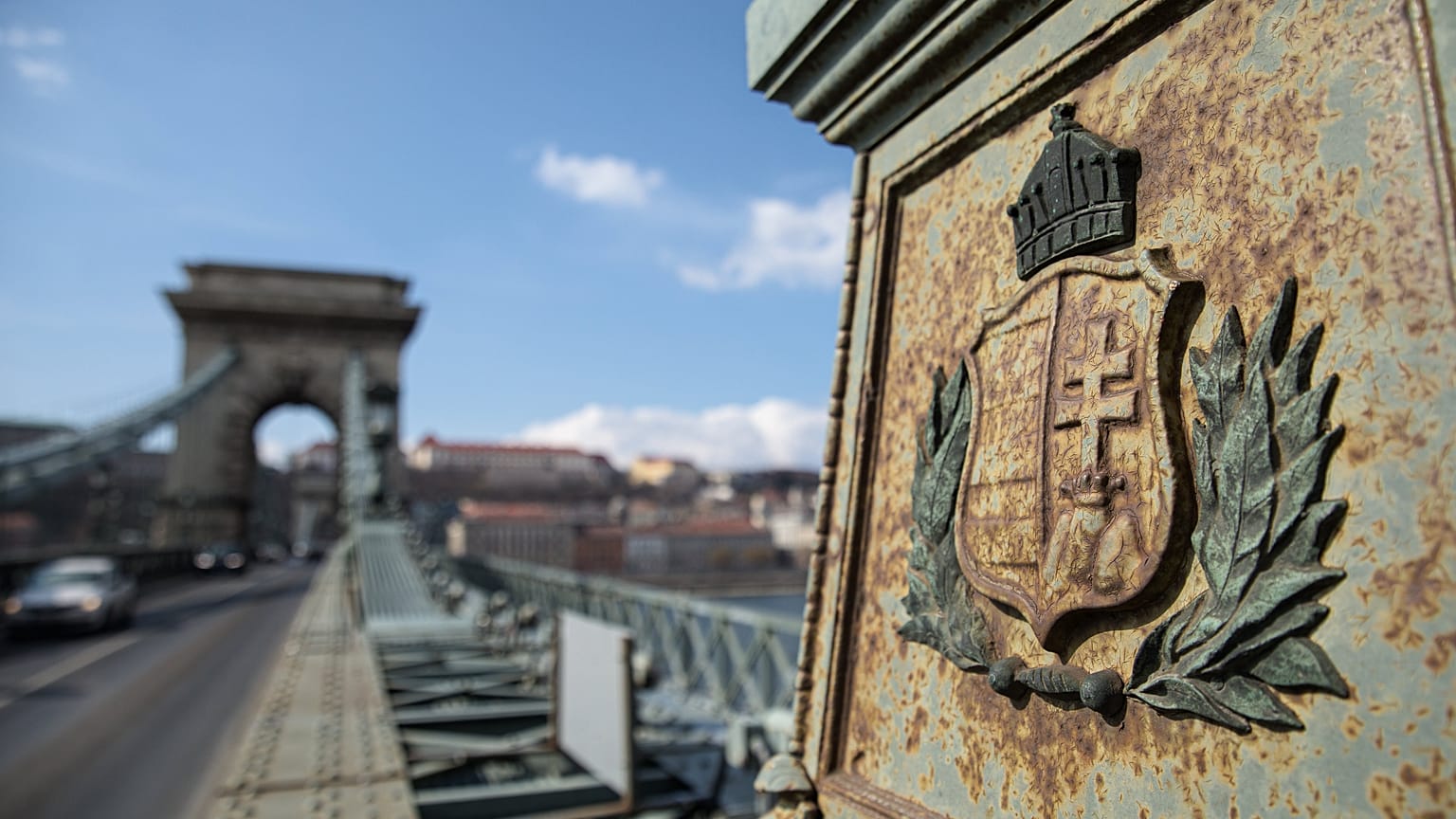 Rozsdás hídelem a felújítás előtt álló Lánchídon 2021. március 16-án. 