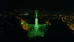 Des monuments à travers le monde illuminés en vert pour la fête de la Saint-Patrick
