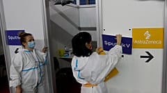 Вакцинация украинских солдат вакциной AstraZeneca.