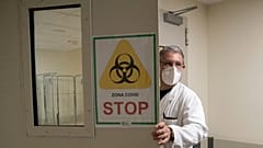 Ein Jahr Corona-Pandemie: Und das Virus wütet weiter in Europa