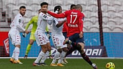 Burak Yılmaz Lille forması giyiyor