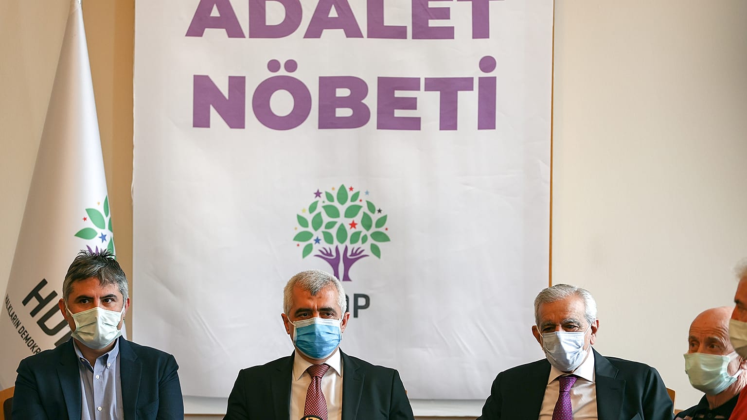 Kerem Altıparmak (sol) Ömer Faruk Gergerlioğlu (orta) Ahmet Türk, (Sağ)