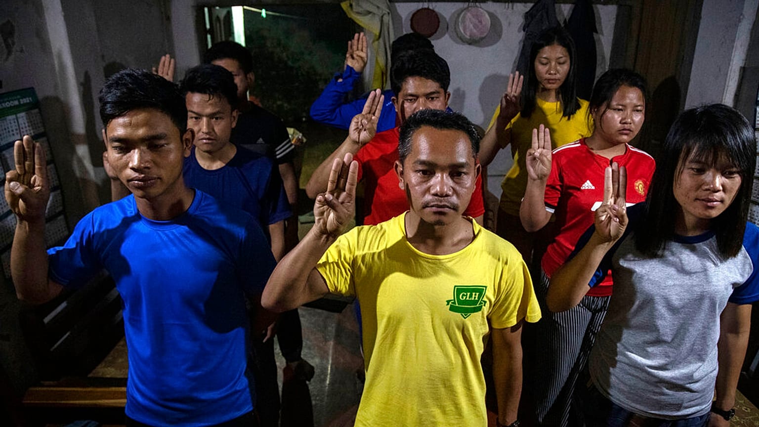 Êxodo face à violência no Myanmar