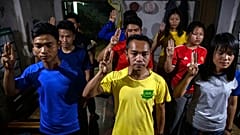 Militärdiktatur in Myanmar: 34 geflohene Polizist:innen berichten