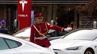 Tesla, Çin'in en büyük şehri Şangay'da büyük bir fabrikaya sahip.
