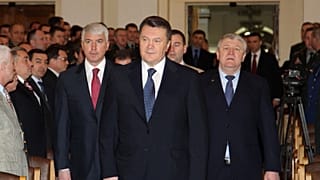 Viktor Yanukovich, center