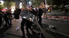 Polícia recorre a canhões de água para dispersar protesto na Tailândia