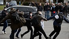 Bei der Demonstration in Kassel kam es auch zu Auseinandersetzungen zwischen Demonstrierenden und Gegendemonstrierenden