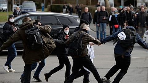 Bei der Demonstration in Kassel kam es auch zu Auseinandersetzungen zwischen Demonstrierenden und Gegendemonstrierenden