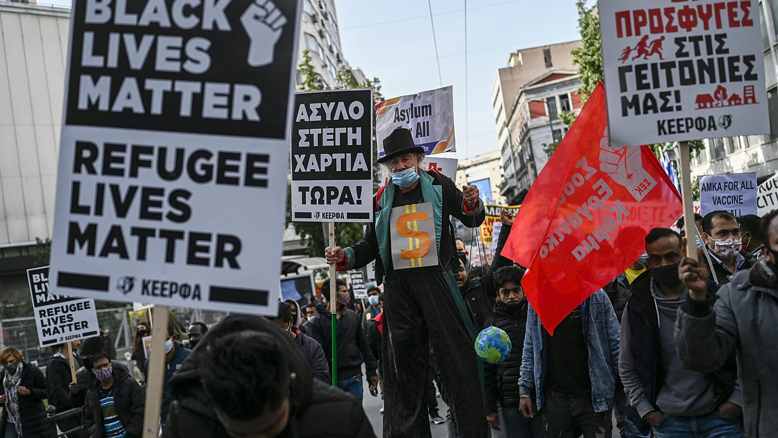 Protesta en Atenas en solidaridad con los migrantes