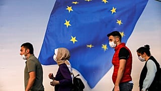 Milli Eğitim Bakanlığı'ndan 'Erasmus+ ile yurtdışına gidenler geri dönmüyor' uyarısı