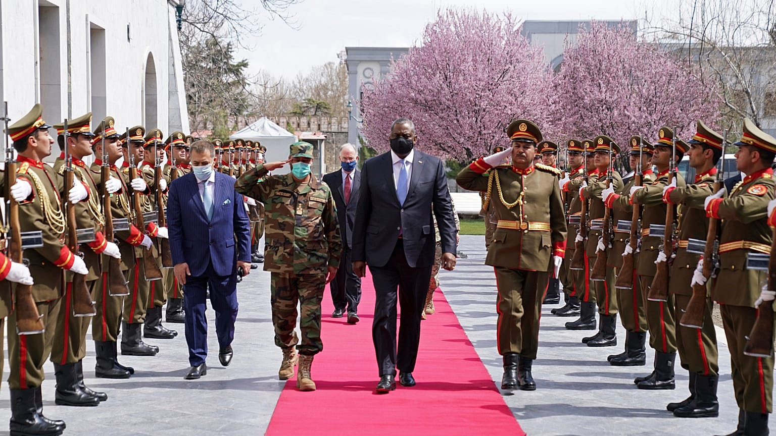 Il Segretario alla Difesa Usa, Lloyd Austin: "Rilanciamo il processo di pace in Afghanistan"