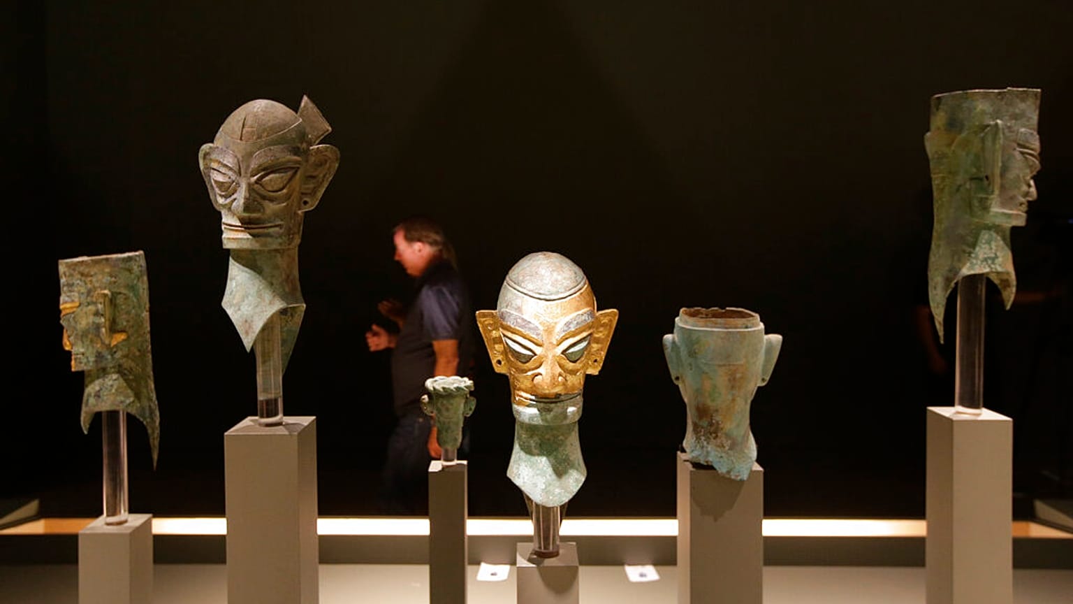Sanxingdui bölgesinde bulunan eserler Sichuan'da bir müzede sergileniyor.