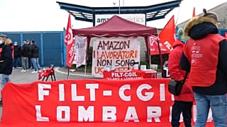 Proteste dei lavoratori Amazon. 
