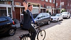 Mark Rutte kerékpáron indult az EP-választásokra 2019 májusában