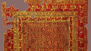 Türk motifli ve çift ilmek düzeneğine sahip 'dünyanın en eski halısı' Pazırık dokumasının Hunlar ya da Uygur Türkleri'ne ait olduğu sanılıyor.