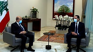 الرئيس اللبناني ميشال عون خلال لقائه رئيس الوزراء المكلف سعد الحريري في القصر الجمهوري في بعبدا. بيروت 2021/03/22