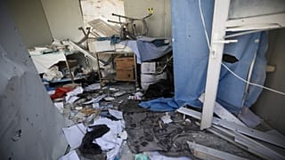 أضرار لحقت بمستشفى الأتارب بريف حلب الغربي ، سوريا ، الأحد 22 آذار 2021