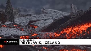 Il vulcano che si risveglia