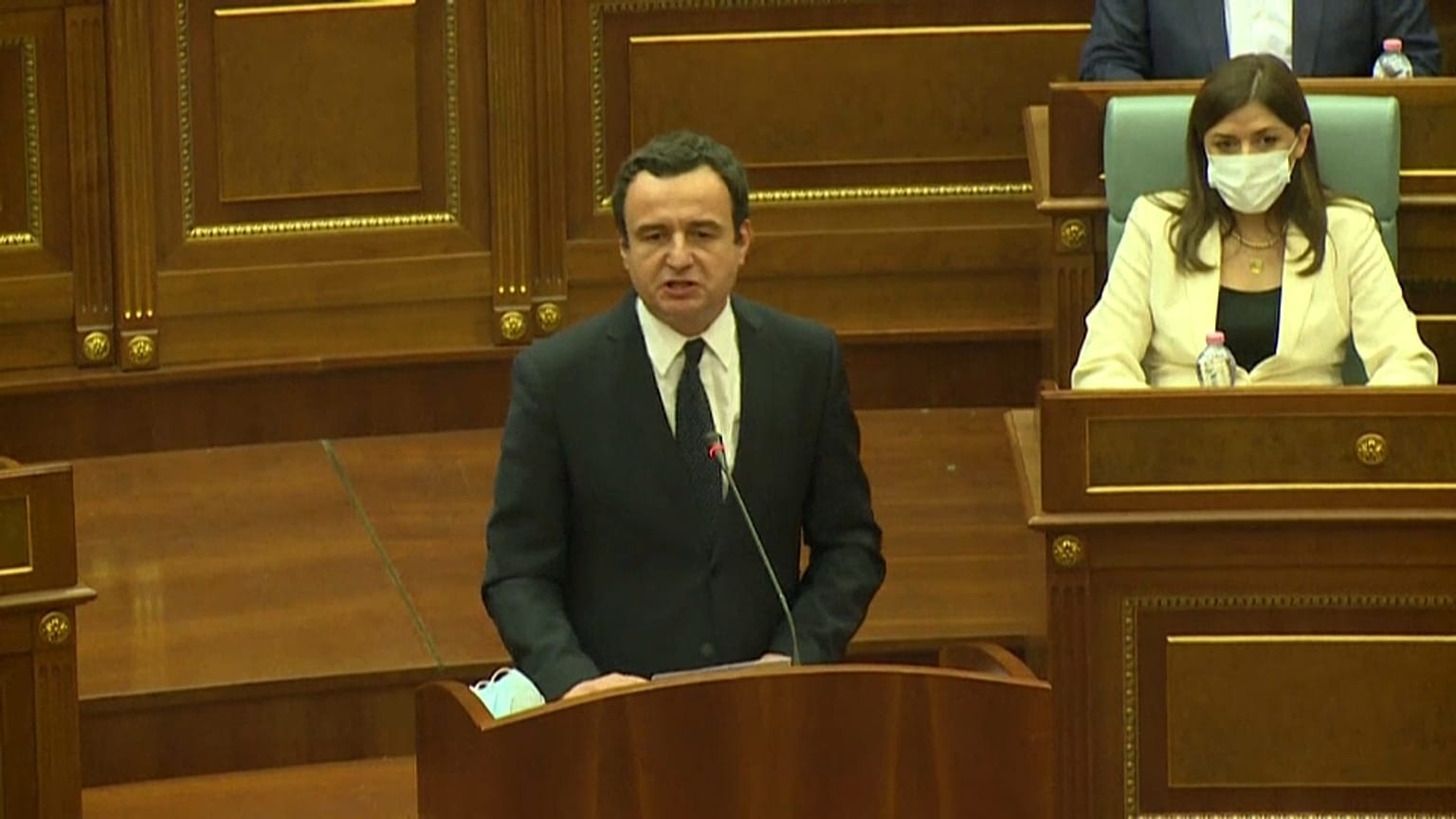 El Parlamento de Kósovo aprueba el Gobierno de Albin Kurti
